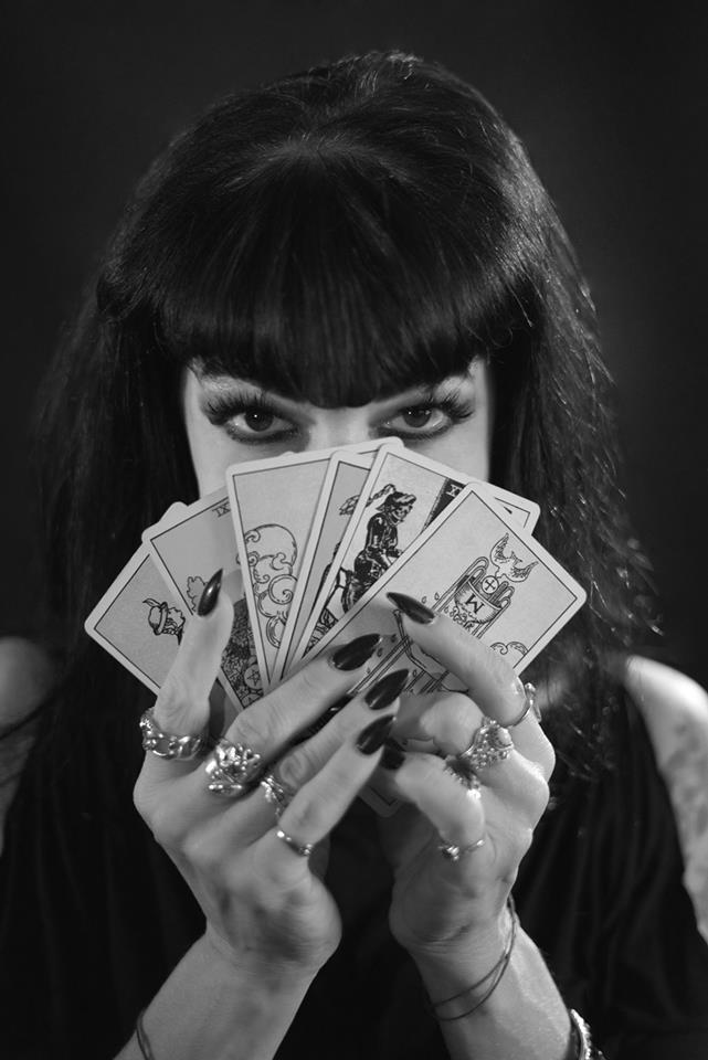 TAROT JUMPER CARDS AND HOW TO READ THEM by Pleasant Gehman